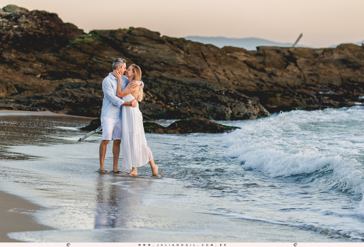 pré casamento casamento fotógrafo Juliano Gil paraná santa catarina itajaí florianópolis praia navio joice eduardo guarapuava irati ensaio casal noivos 