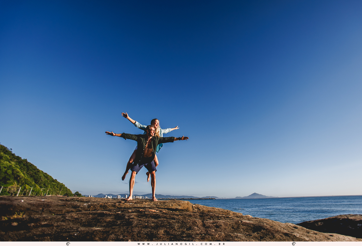 pré casamento casamento fotógrafo Juliano Gil paraná santa catarina itajaí florianópolis praia navio joice eduardo guarapuava irati ensaio casal noivos 