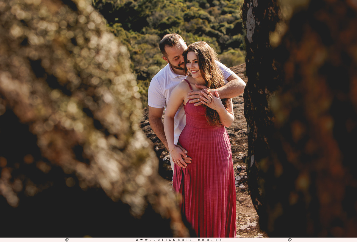 pré casamento casamento fotógrafo Juliano Gil paraná santa catarina irati rebouças ponta grossa palmeira lapa recanto das pedras cabana cânion mayara irinelson calgaro contry plantação john deere trator bota chapéu texas pôr do sol casal noivos