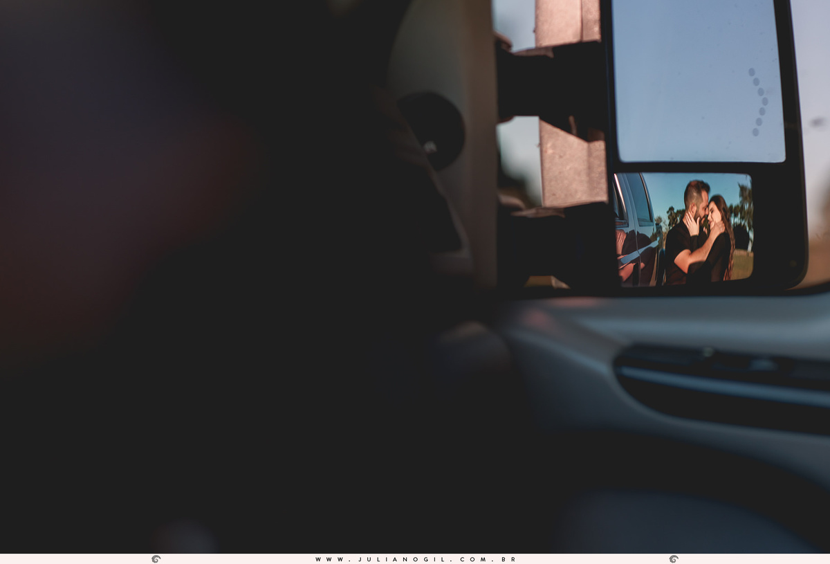 pré casamento casamento fotógrafo Juliano Gil paraná santa catarina irati rebouças ponta grossa palmeira lapa recanto das pedras cabana cânion mayara irinelson calgaro contry plantação john deere trator bota chapéu texas pôr do sol casal noivos