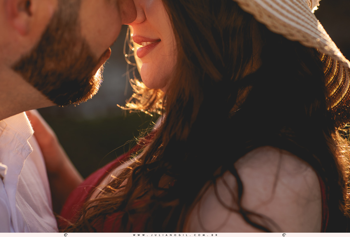 pré casamento casamento fotógrafo Juliano Gil paraná santa catarina irati rebouças ponta grossa palmeira lapa recanto das pedras cabana cânion mayara irinelson calgaro contry plantação john deere trator bota chapéu texas pôr do sol casal noivos