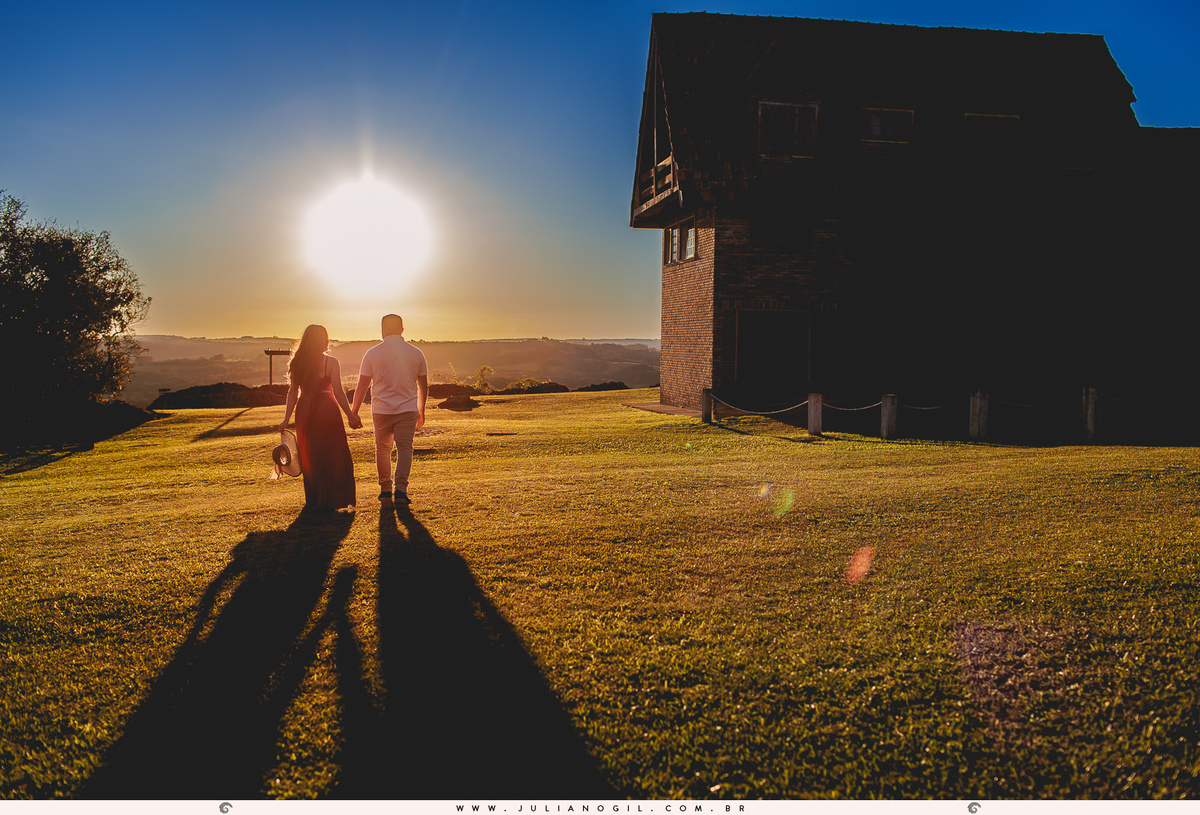 pré casamento casamento fotógrafo Juliano Gil paraná santa catarina irati rebouças ponta grossa palmeira lapa recanto das pedras cabana cânion mayara irinelson calgaro contry plantação john deere trator bota chapéu texas pôr do sol casal noivos