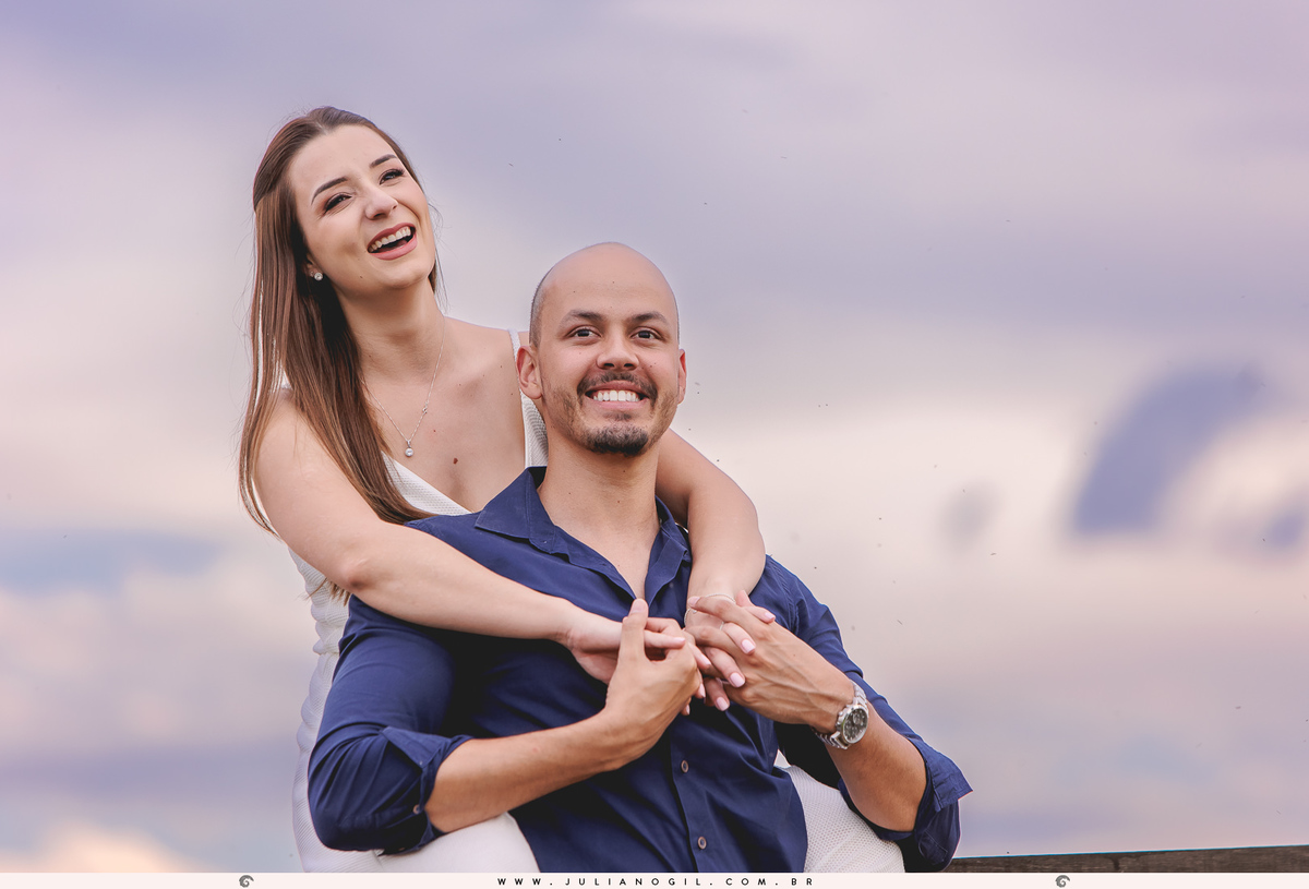 fotógrafo Juliano Gil irati paraná prudentópolis carambeí het dorp lavandário pré wedding casamento ensaio casal externo maiara renan ponta grossa palmeira lavanda bride noiva noivos pôr do sol