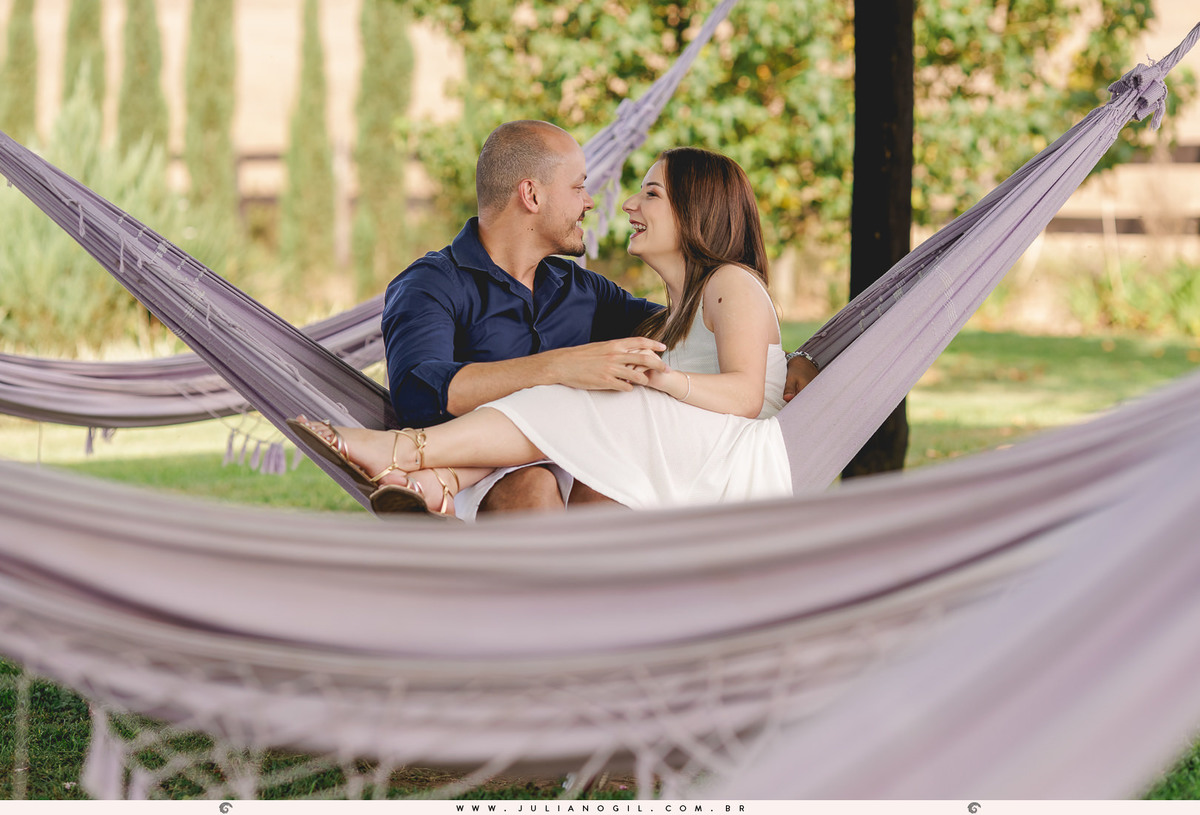 fotógrafo Juliano Gil irati paraná prudentópolis carambeí het dorp lavandário pré wedding casamento ensaio casal externo maiara renan ponta grossa palmeira lavanda bride noiva noivos pôr do sol