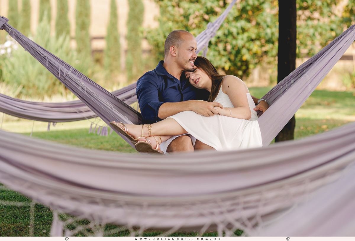fotógrafo Juliano Gil irati paraná prudentópolis carambeí het dorp lavandário pré wedding casamento ensaio casal externo maiara renan ponta grossa palmeira lavanda bride noiva noivos pôr do sol