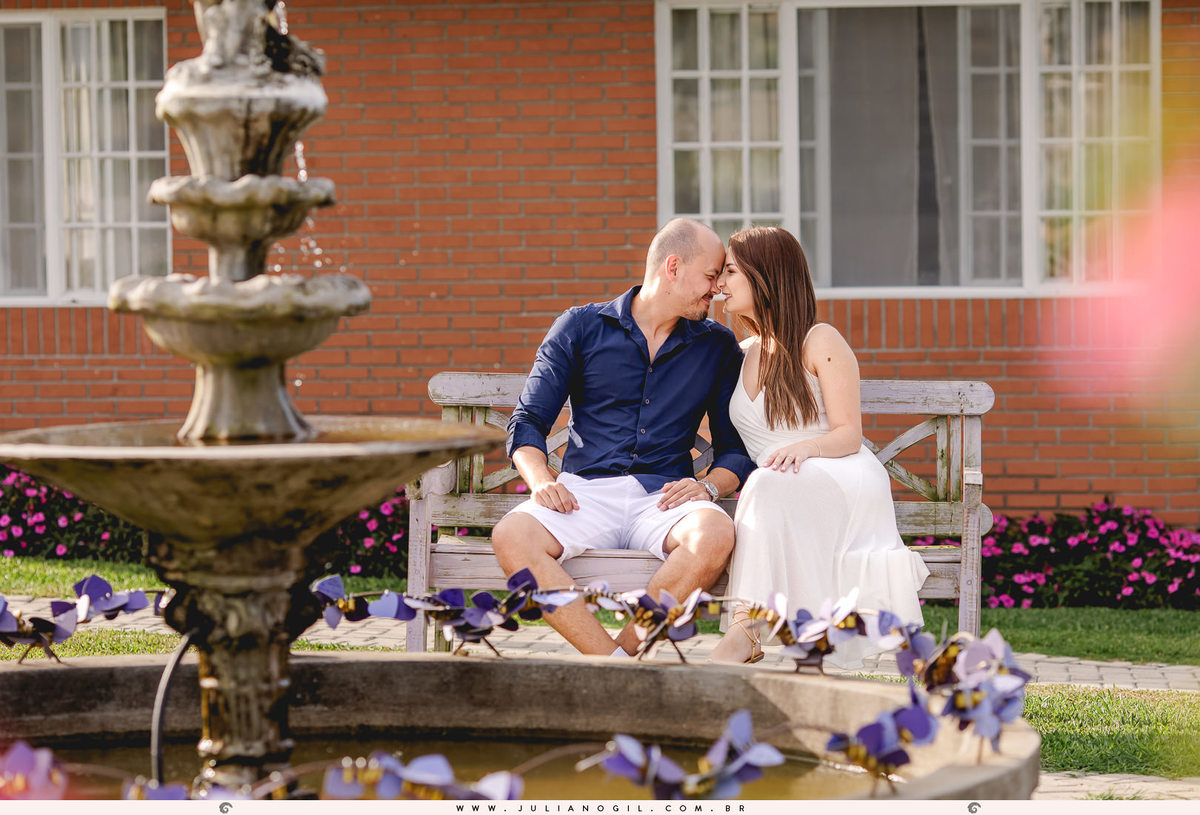 fotógrafo Juliano Gil irati paraná prudentópolis carambeí het dorp lavandário pré wedding casamento ensaio casal externo maiara renan ponta grossa palmeira lavanda bride noiva noivos pôr do sol