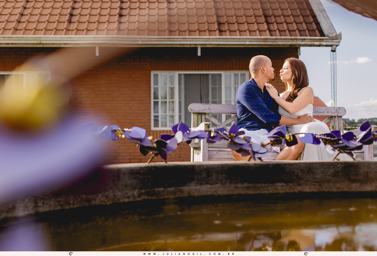 fotógrafo Juliano Gil irati paraná prudentópolis carambeí het dorp lavandário pré wedding casamento ensaio casal externo maiara renan ponta grossa palmeira lavanda bride noiva noivos pôr do sol