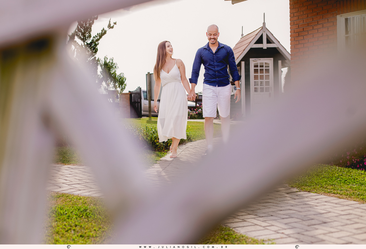 fotógrafo Juliano Gil irati paraná prudentópolis carambeí het dorp lavandário pré wedding casamento ensaio casal externo maiara renan ponta grossa palmeira lavanda bride noiva noivos pôr do sol