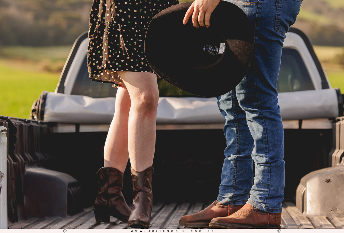 Pré-Casamento-Caroline-Poplaviski-Matheus-Basilio-fazenda-john-deere-farming-Golden-Retriever-Fernandes-Pinheiro-Irati-Paraná-Fotógrafo-Juliano-Gil