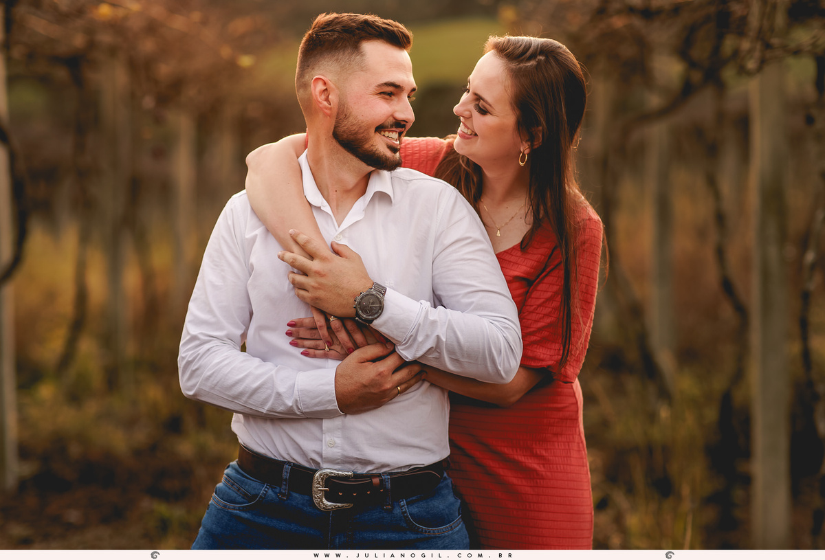 Pré-Casamento-Caroline-Poplaviski-Matheus-Basilio-fazenda-john-deere-farming-Golden-Retriever-Fernandes-Pinheiro-Irati-Paraná-Fotógrafo-Juliano-Gil