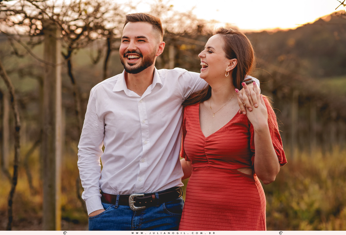 Pré-Casamento-Caroline-Poplaviski-Matheus-Basilio-fazenda-john-deere-farming-Golden-Retriever-Fernandes-Pinheiro-Irati-Paraná-Fotógrafo-Juliano-Gil