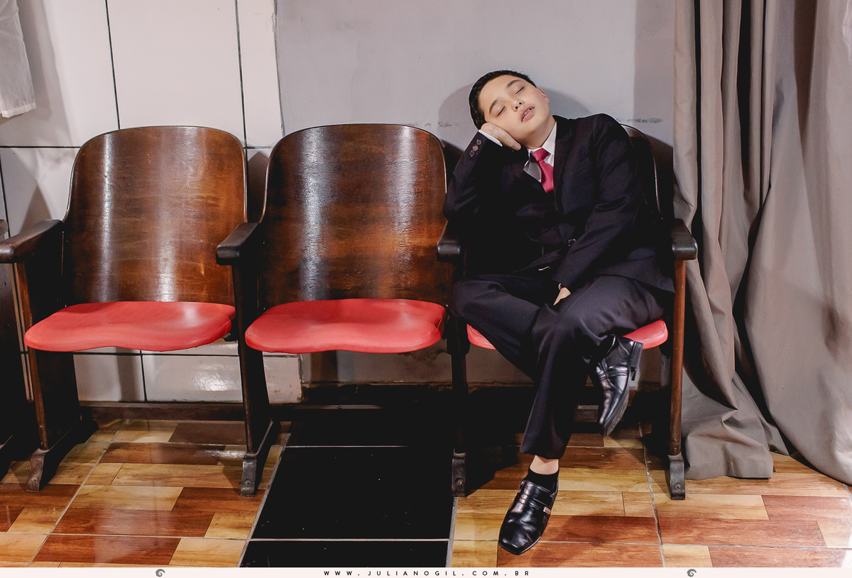 Making of noivo Irinelson Calgaro barbearia sinuca rebouças paraná casamento paróquia senhor bom jesus família pai irmão terno gravata fotógrafo Juliano Gil fotografia de casamento