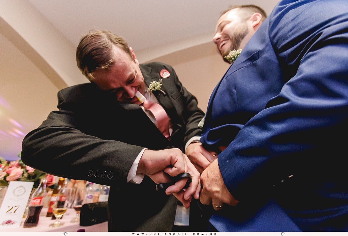 Recepção de casamento Mayara Raclitzki Kollaritsch e Irinelson Calgaro paróquia senhor bom jesus rebouças paraná irati italiano eventos fotógrafo juliano gil cerimonial essencial vestido de noiva terno noivo igreja buquê padrinhos madrinhas