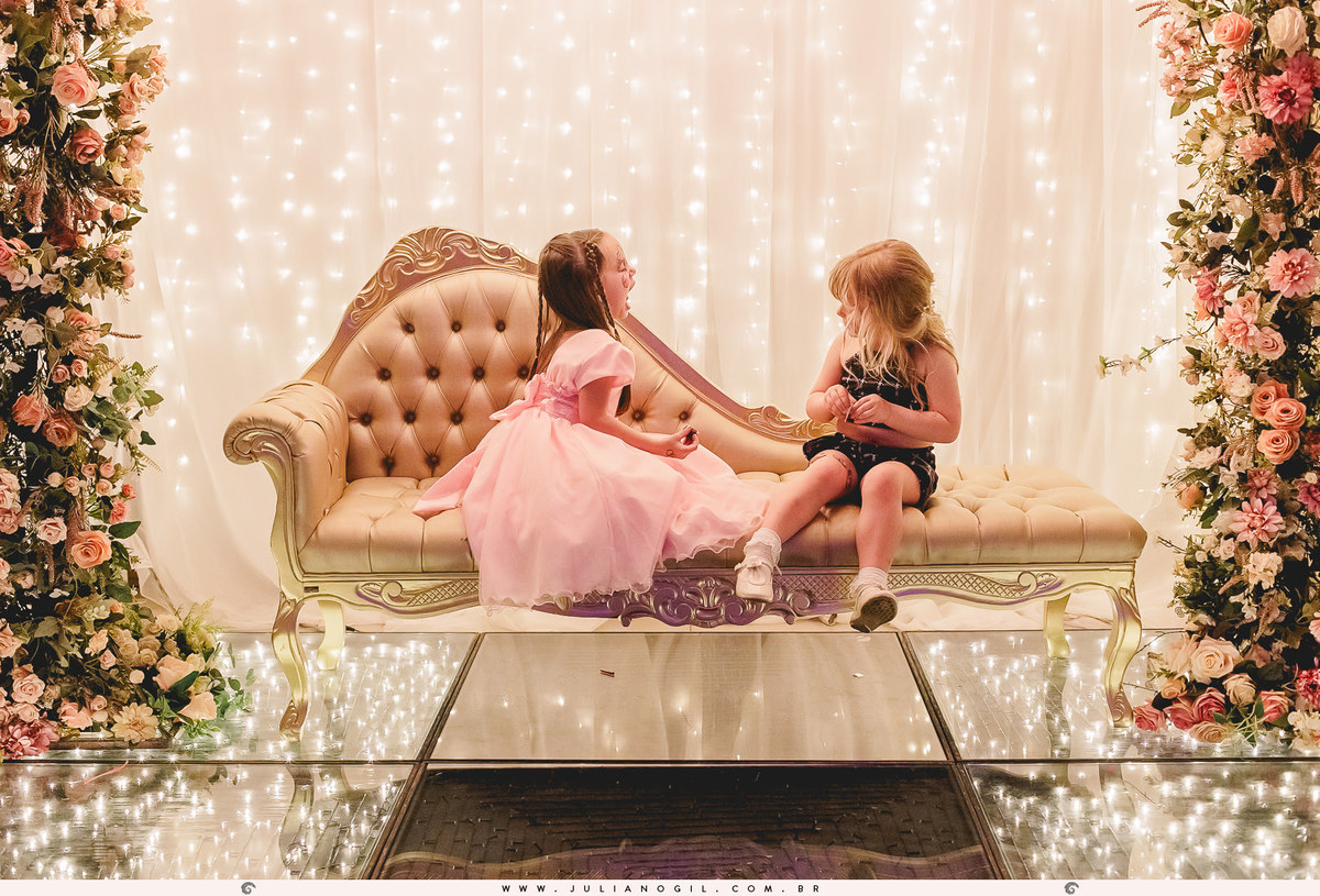 Recepção de casamento Mayara Raclitzki Kollaritsch e Irinelson Calgaro paróquia senhor bom jesus rebouças paraná irati italiano eventos fotógrafo juliano gil cerimonial essencial vestido de noiva terno noivo igreja buquê padrinhos madrinhas