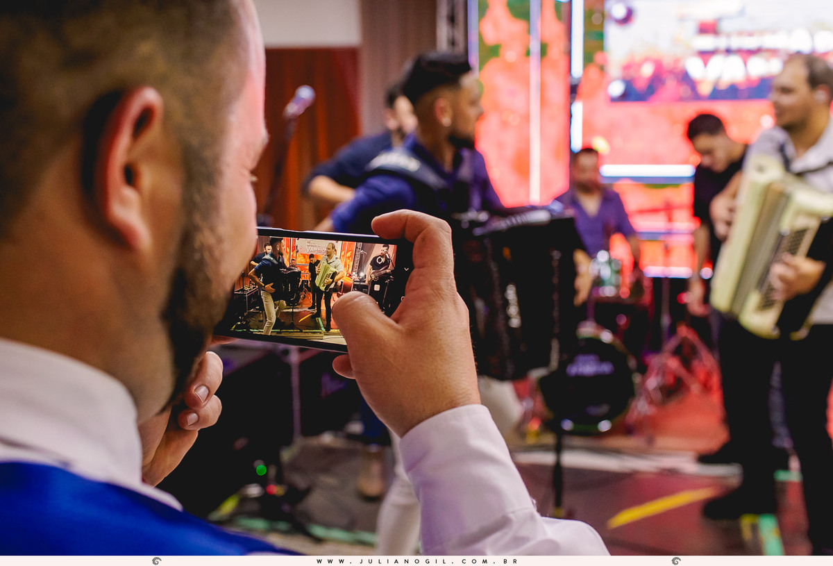 Recepção de casamento Mayara Raclitzki Kollaritsch e Irinelson Calgaro paróquia senhor bom jesus rebouças paraná irati italiano eventos fotógrafo juliano gil cerimonial essencial vestido de noiva terno noivo igreja buquê padrinhos madrinhas