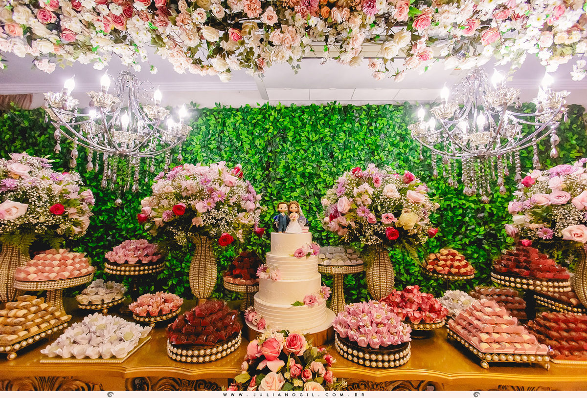 Recepção de casamento Mayara Raclitzki Kollaritsch e Irinelson Calgaro paróquia senhor bom jesus rebouças paraná irati italiano eventos fotógrafo juliano gil cerimonial essencial vestido de noiva terno noivo igreja buquê padrinhos madrinhas