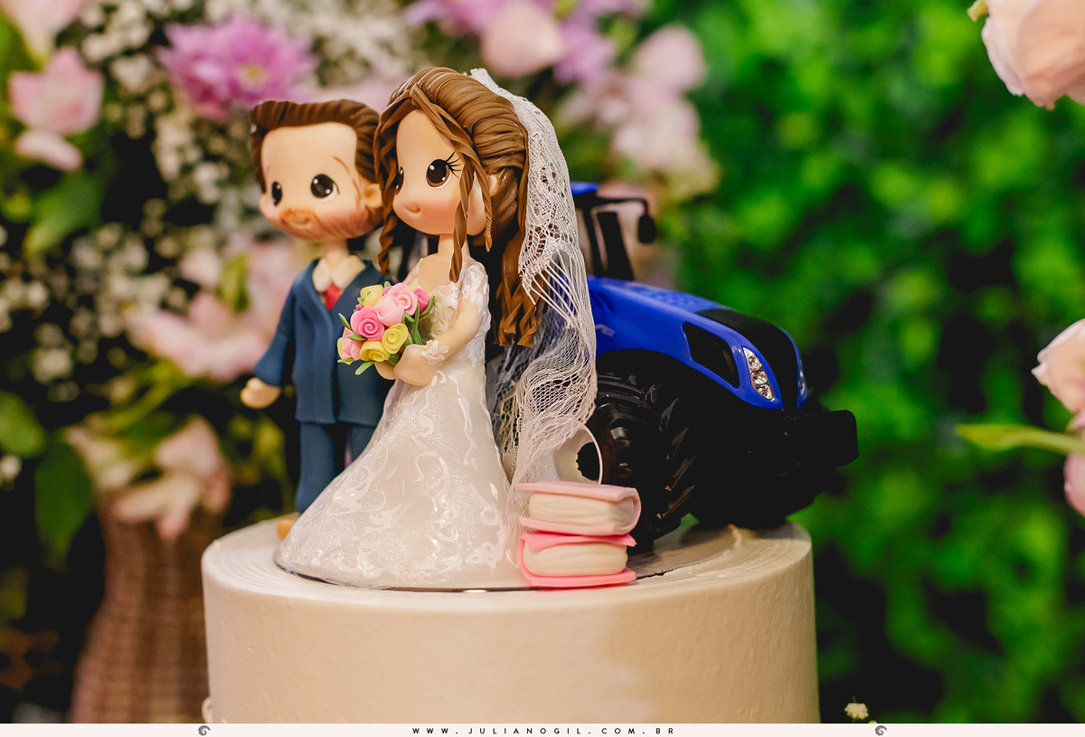 Recepção de casamento Mayara Raclitzki Kollaritsch e Irinelson Calgaro paróquia senhor bom jesus rebouças paraná irati italiano eventos fotógrafo juliano gil cerimonial essencial vestido de noiva terno noivo igreja buquê padrinhos madrinhas