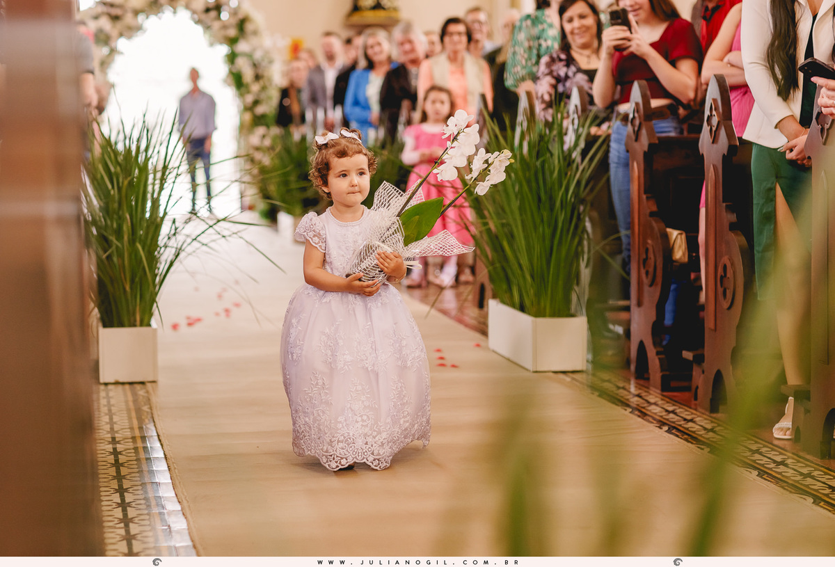 Cerimônia de casamento Lilian Tondello e Paulo Neves prudentópolis paraná vestido de novia fotógrafo juliano gil casamento ponte alta santuário nossa senhora das graças bota country rústico crioulo batista terno barbearia gravata padrinhos madrinhas