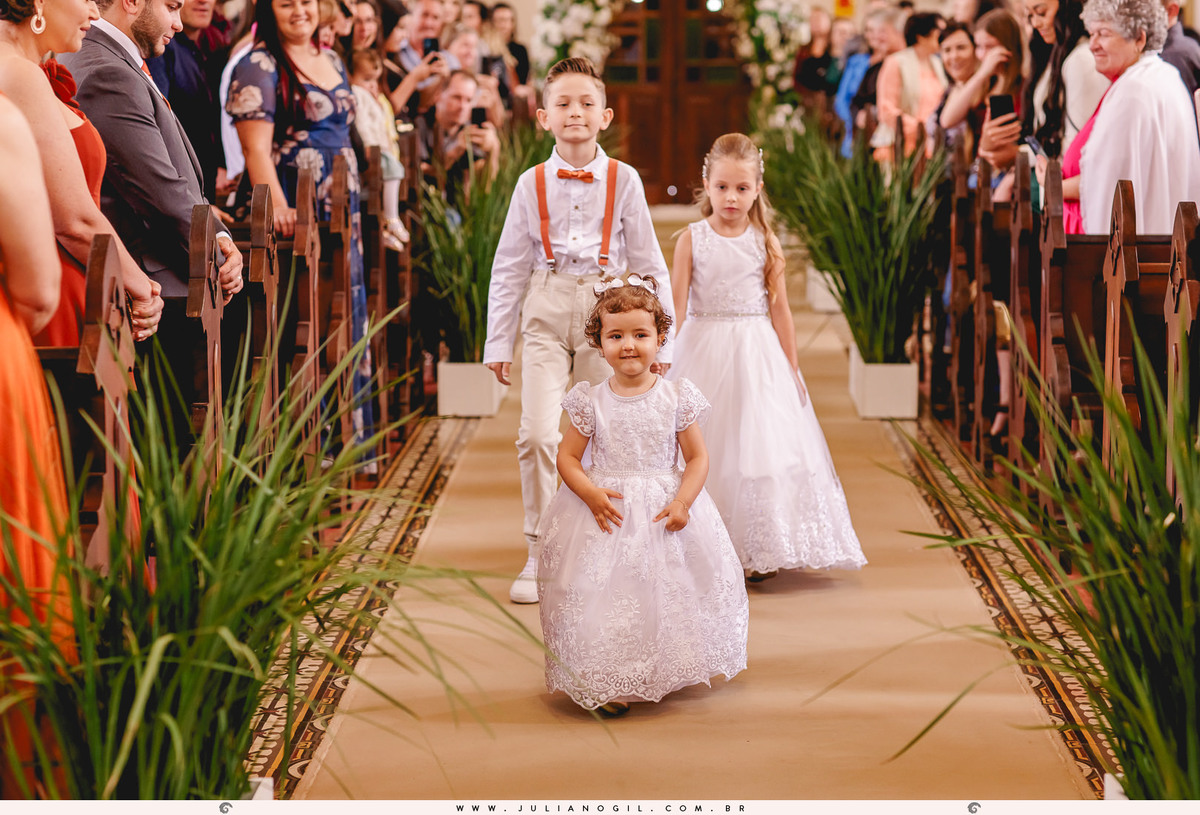 Cerimônia de casamento Lilian Tondello e Paulo Neves prudentópolis paraná vestido de novia fotógrafo juliano gil casamento ponte alta santuário nossa senhora das graças bota country rústico crioulo batista terno barbearia gravata padrinhos madrinhas