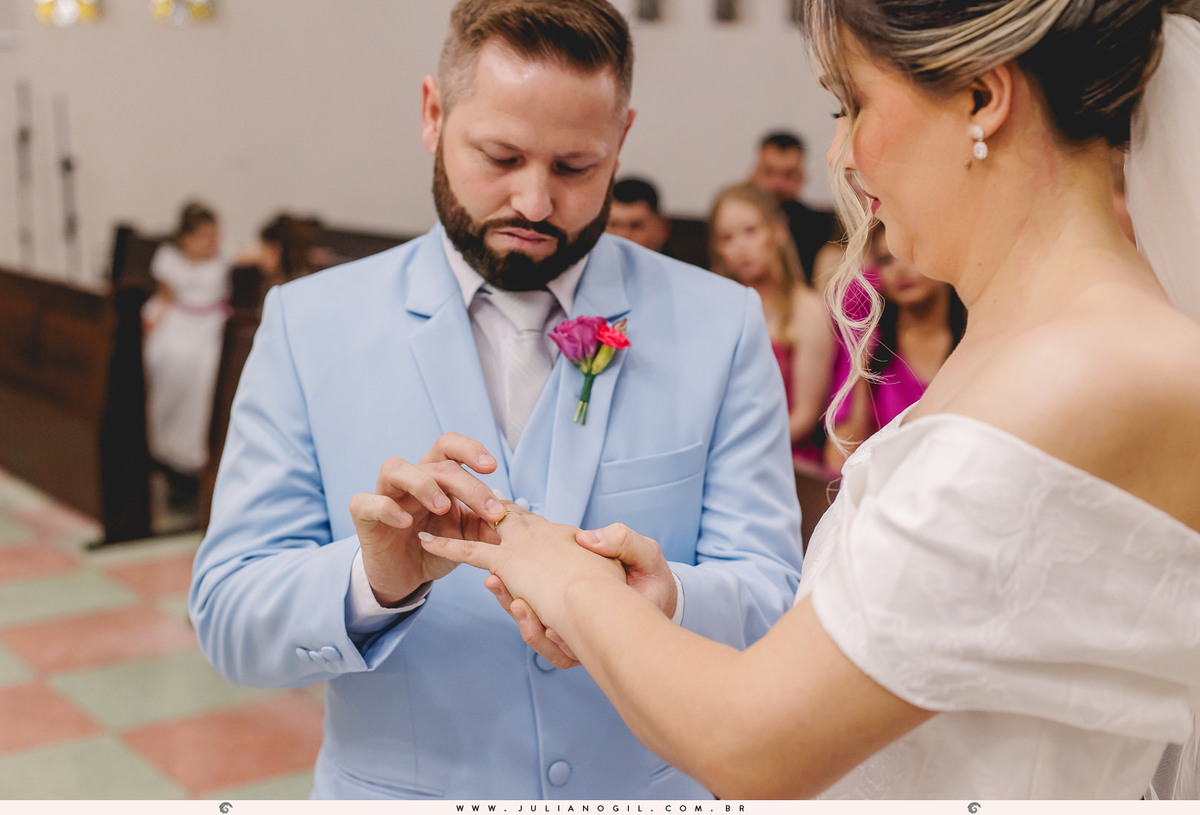 fotografia de casamento igreja fotógrafo juliano gil cerimônia Adriana e Rodrigo irati paraná ponta grossa curitiba prudentópolis decoração recepção festa noiva noivo buquê canto verde eventos bride wedding maquiagem terno cerimonial  