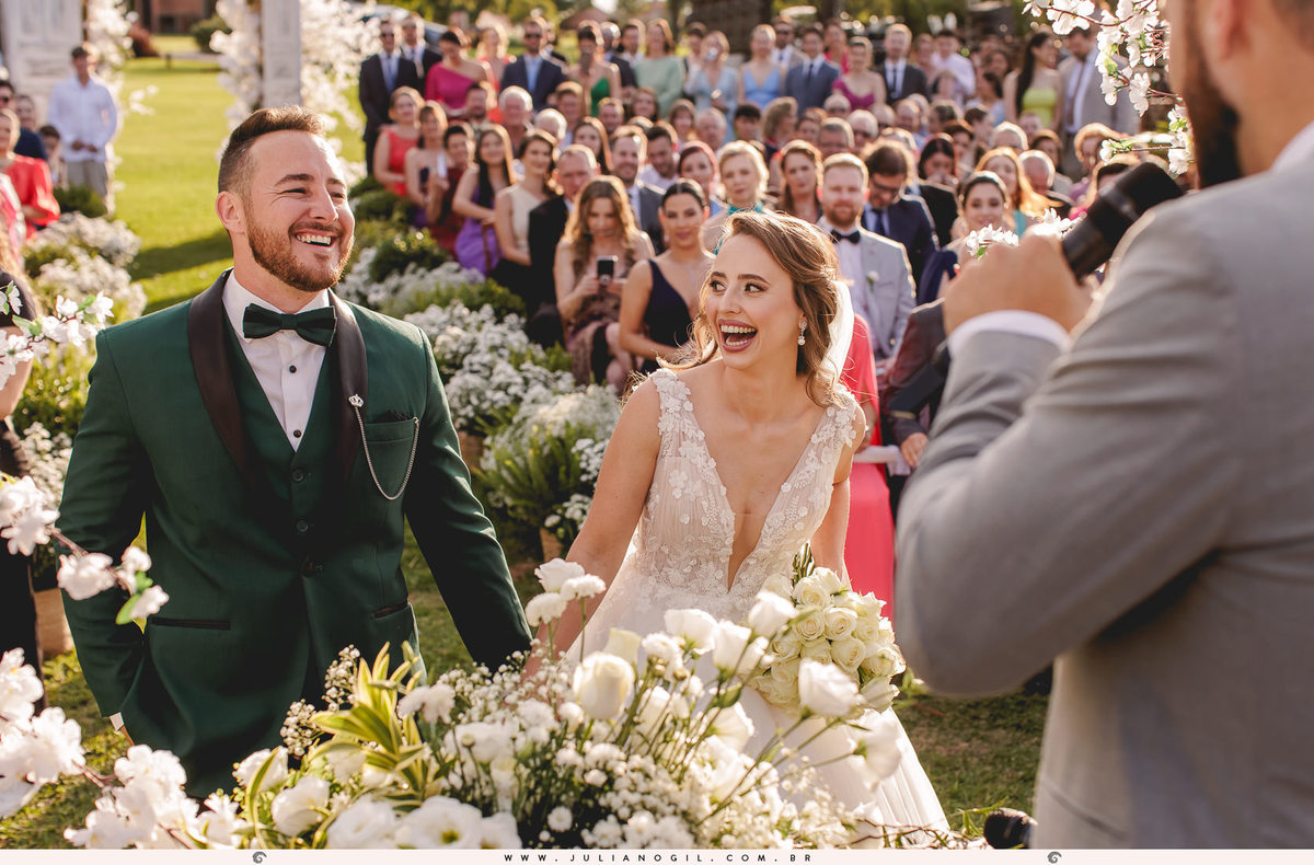 Anna Maresch Jefferson Luiz Mello fotografia de casamento fotógrafo juliano gil fazenda virá charme resort teixeira soares paraná irati curitiba decoração ar livre celebrante cerimônia eventos pôr do sol festa recepção madrinhas padrinhos terno maquiagem