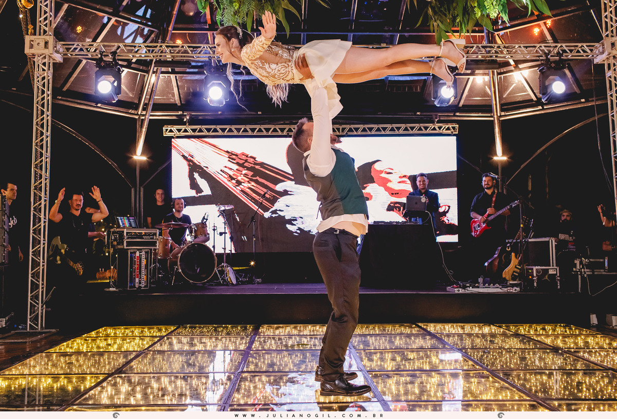 Anna Maresch Jefferson Luiz Mello fotografia de casamento fotógrafo juliano gil fazenda virá charme resort teixeira soares paraná irati curitiba decoração ar livre celebrante cerimônia eventos pôr do sol festa recepção madrinhas padrinhos terno maquiagem