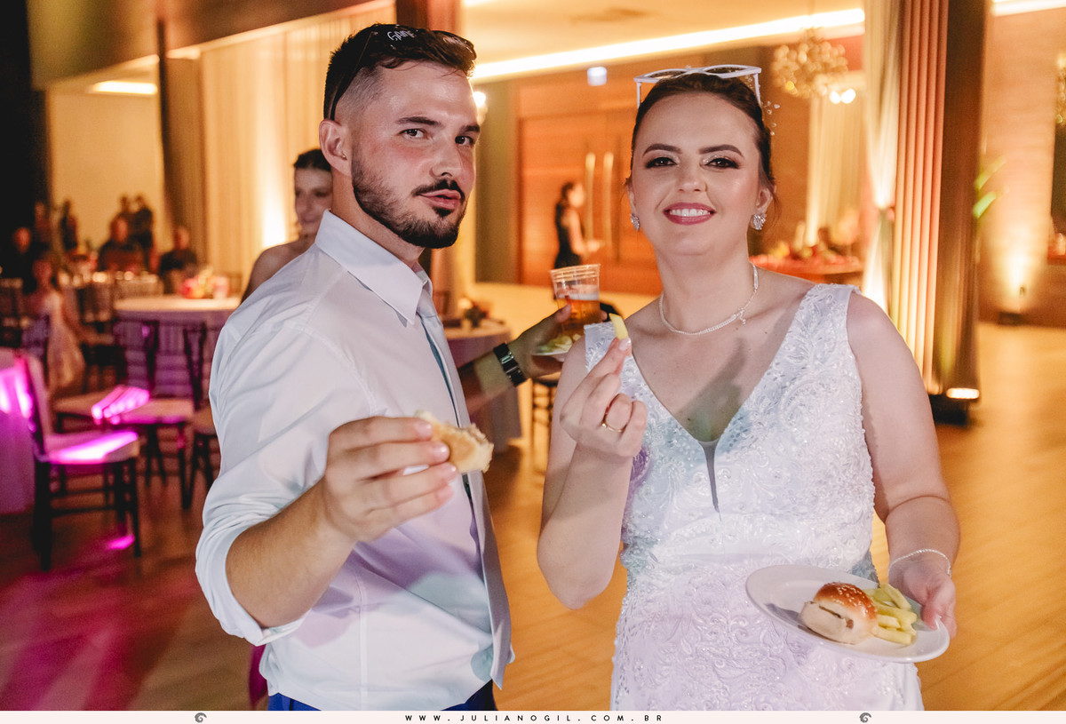 Casamento Caroline Poplaviski e  Matheus Basilio fotógrafo juliano gil hotel bourbon ponta grossa casamento noiva madrinhas sapato vestido curitiba paraná maquiagem recepção mirante dos campos ar livre 
cerimônia felipe salanti decoração jessica santos