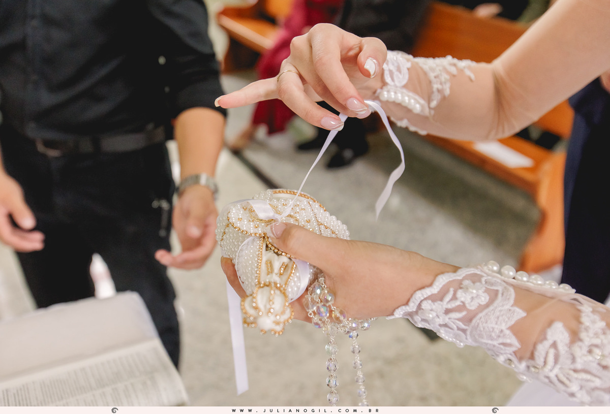 Cerimônia de casamento Marcia Juka e Mateus Sobanski  
fotógrafo juliano gil salão maquiagem casamento cerimônia mallet paraná irati ponta grossa vestido boudoir madrinhas noivo noiva igreja são pedro recepção jhons club padrinhos terno alianças