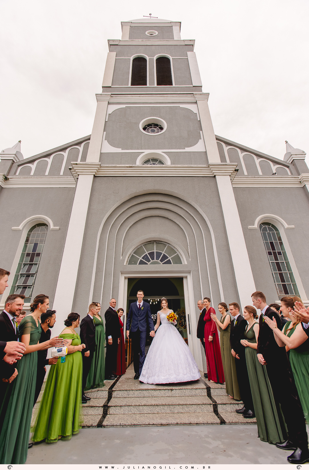 Cerimônia de casamento Marcia Juka e Mateus Sobanski  
fotógrafo juliano gil salão maquiagem casamento cerimônia mallet paraná irati ponta grossa vestido boudoir madrinhas noivo noiva igreja são pedro recepção jhons club padrinhos terno alianças