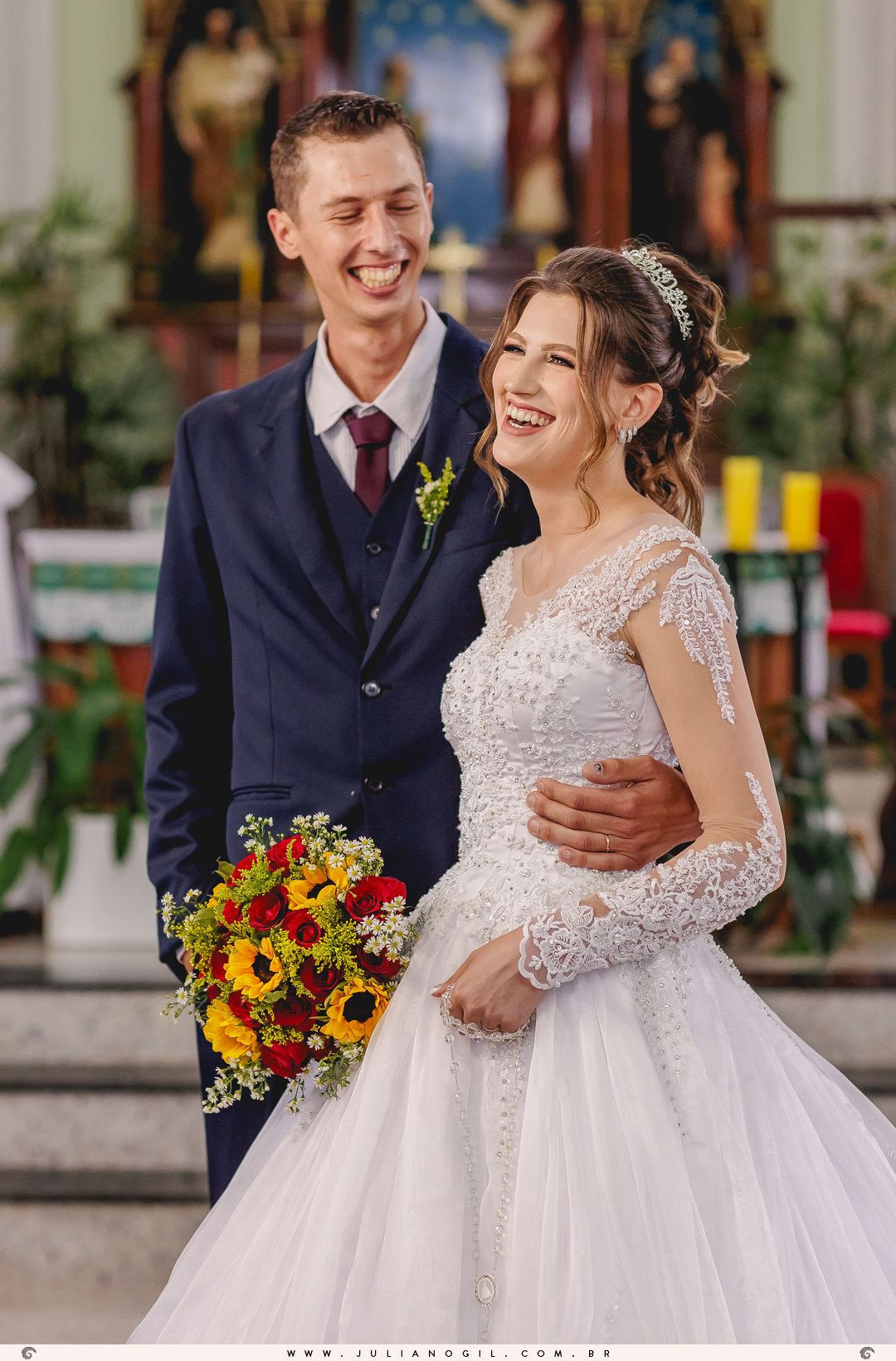 Cerimônia de casamento Marcia Juka e Mateus Sobanski  
fotógrafo juliano gil salão maquiagem casamento cerimônia mallet paraná irati ponta grossa vestido boudoir madrinhas noivo noiva igreja são pedro recepção jhons club padrinhos terno alianças