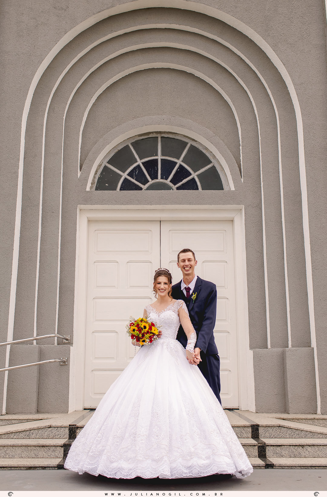 Cerimônia de casamento Marcia Juka e Mateus Sobanski  
fotógrafo juliano gil salão maquiagem casamento cerimônia mallet paraná irati ponta grossa vestido boudoir madrinhas noivo noiva igreja são pedro recepção jhons club padrinhos terno alianças