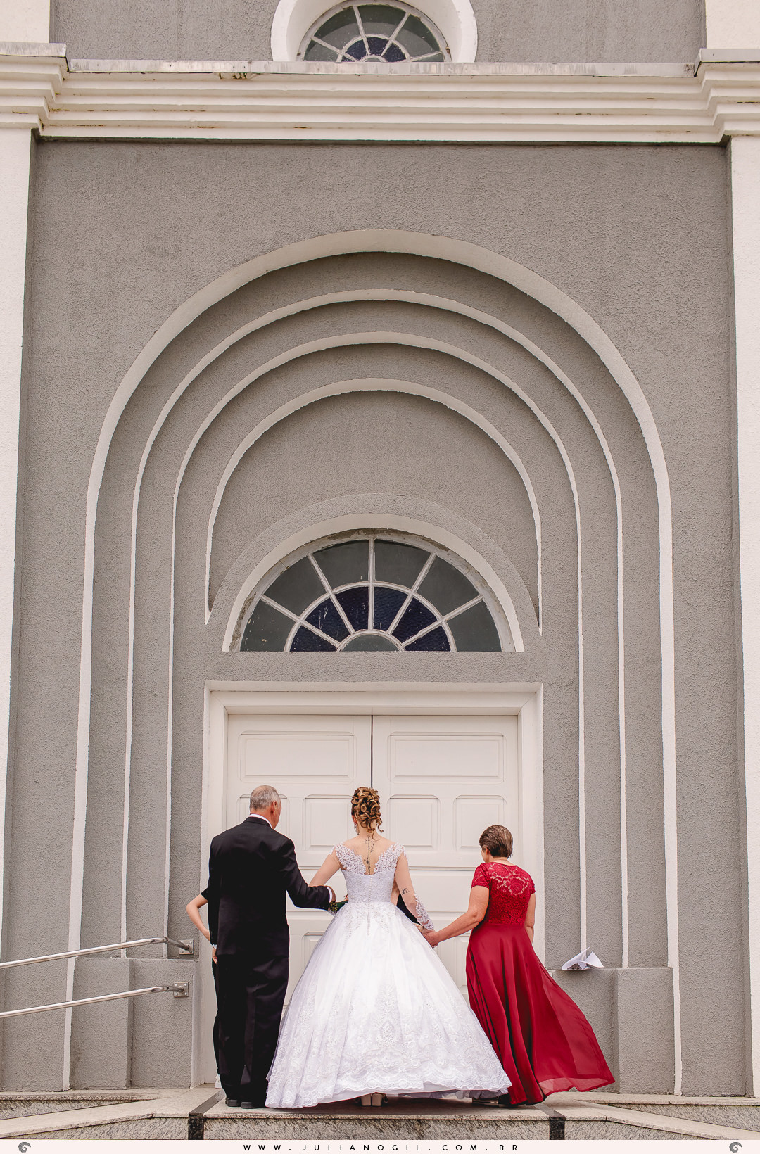 Cerimônia de casamento Marcia Juka e Mateus Sobanski  
fotógrafo juliano gil salão maquiagem casamento cerimônia mallet paraná irati ponta grossa vestido boudoir madrinhas noivo noiva igreja são pedro recepção jhons club padrinhos terno alianças