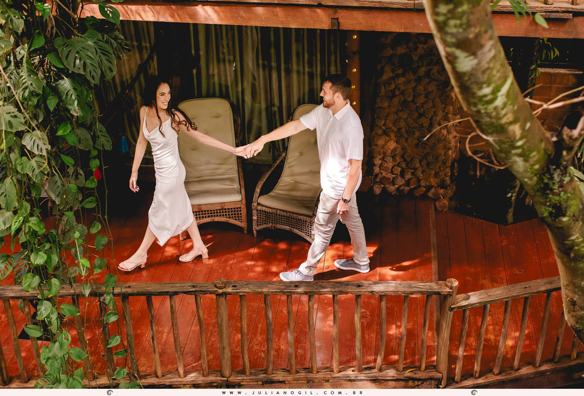 pré casamento eden spa fotógrafo juliano gil noiva noivo Marine e Leonardo lago pôr do sol vestido casa chalé irati paraná prudentópolis ponta grossa campo mourão maringá wedding bride externo ao ar livre