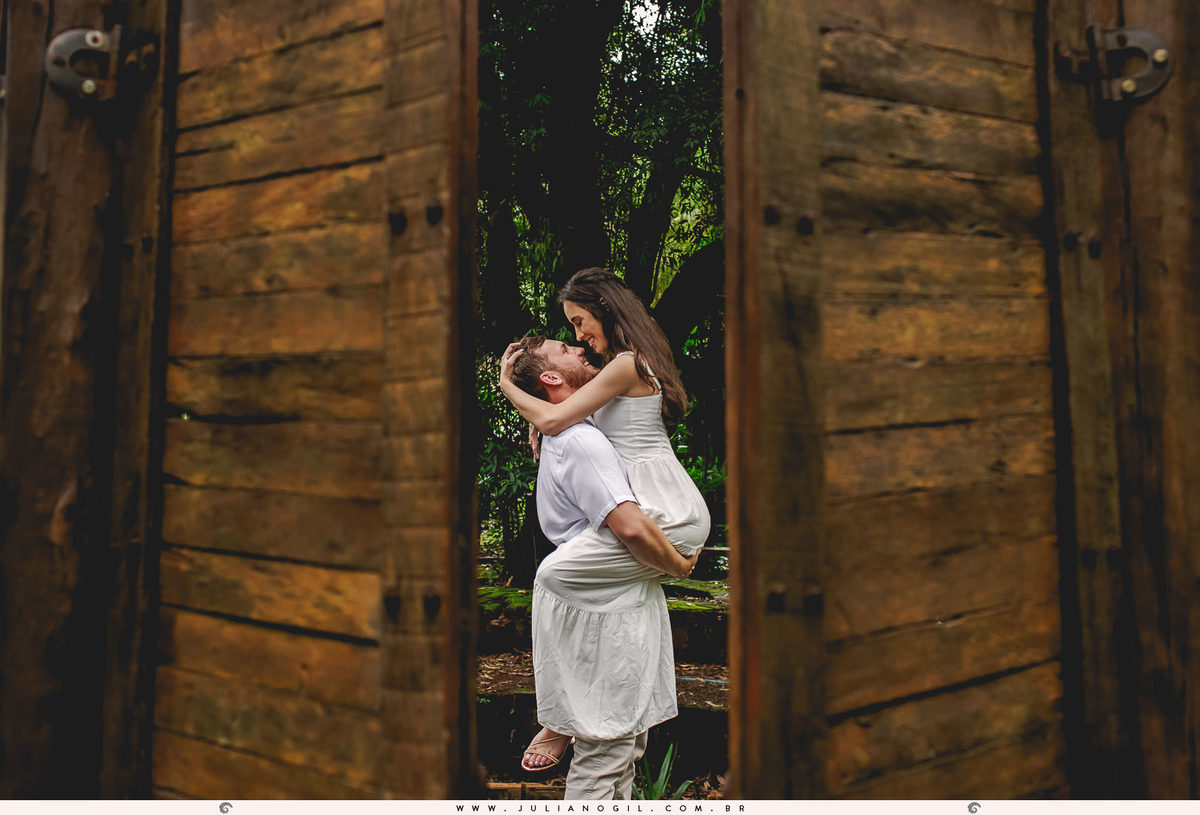 pré casamento eden spa fotógrafo juliano gil noiva noivo Marine e Leonardo lago pôr do sol vestido casa chalé irati paraná prudentópolis ponta grossa campo mourão maringá wedding bride externo ao ar livre