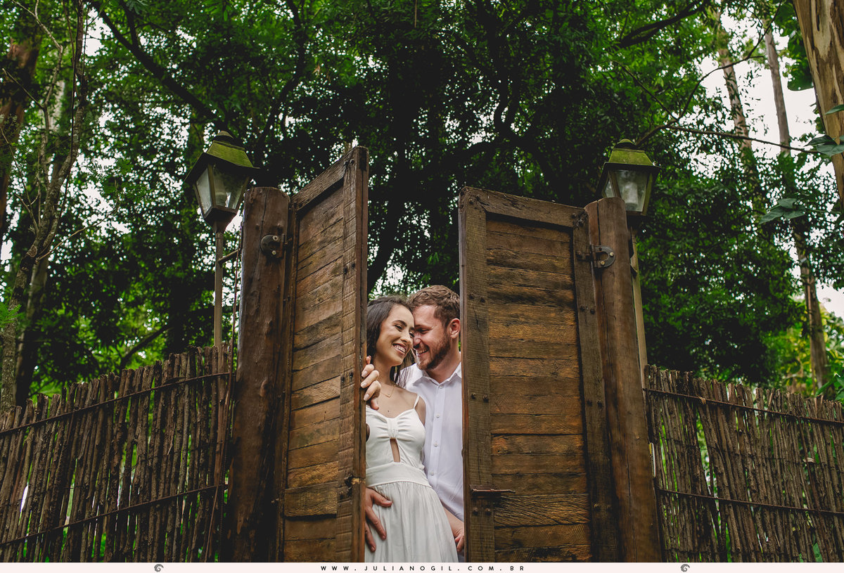 pré casamento eden spa fotógrafo juliano gil noiva noivo Marine e Leonardo lago pôr do sol vestido casa chalé irati paraná prudentópolis ponta grossa campo mourão maringá wedding bride externo ao ar livre