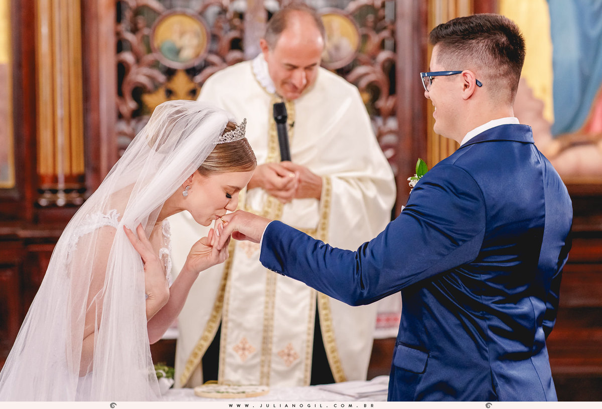 casamento Emanuelle e Felipe fotógrafo Juliano Gil igreja são josafat festa clube XVII madrinhas padrinhos noiva noivo prudentópolis paraná francisco beltrão rito ucraniano korovai recepção salão vip vestido de noiva brinde wedding bride