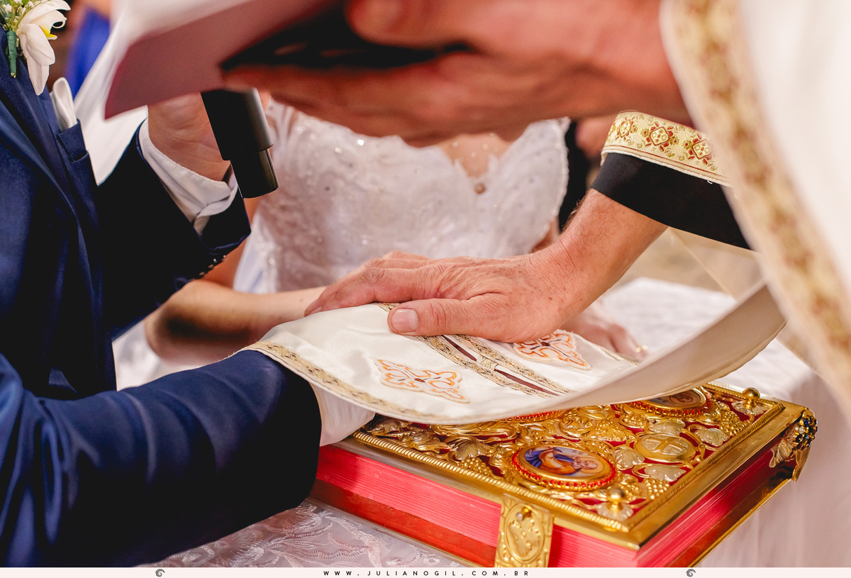 casamento Emanuelle e Felipe fotógrafo Juliano Gil igreja são josafat festa clube XVII madrinhas padrinhos noiva noivo prudentópolis paraná francisco beltrão rito ucraniano korovai recepção salão vip vestido de noiva brinde wedding bride