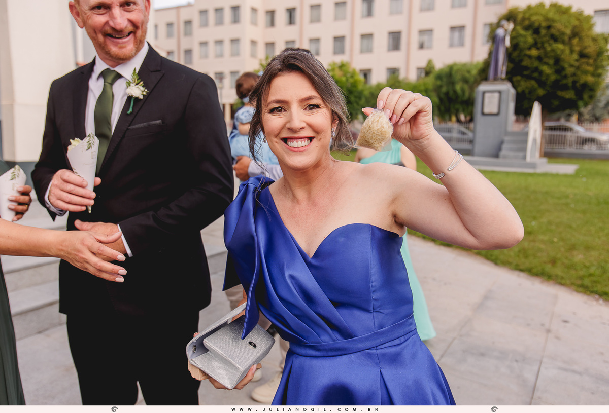 casamento Emanuelle e Felipe fotógrafo Juliano Gil igreja são josafat festa clube XVII madrinhas padrinhos noiva noivo prudentópolis paraná francisco beltrão rito ucraniano korovai recepção salão vip vestido de noiva brinde wedding bride