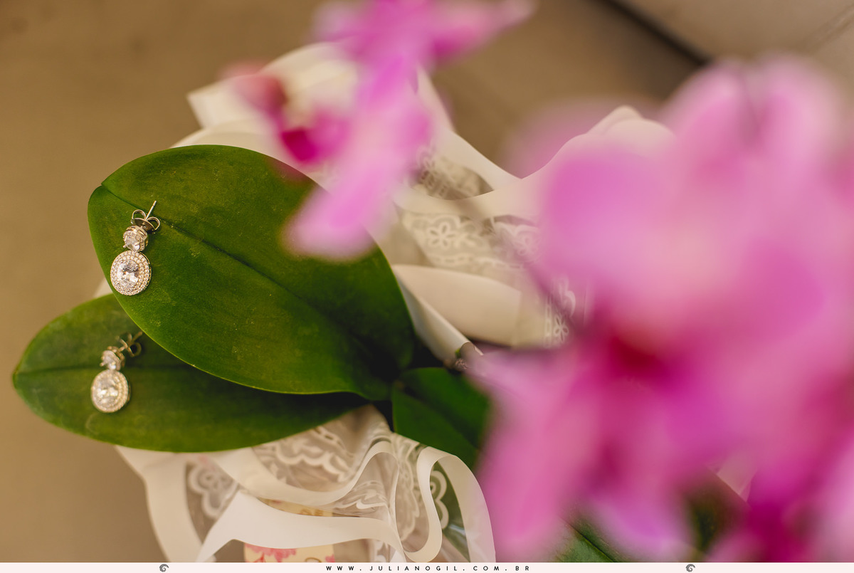 making of casamento Emanuelle e Felipe fotógrafo Juliano Gil igreja são josafat festa clube XVII madrinhas padrinhos noiva noivo prudentópolis paraná francisco beltrão rito ucraniano korovai recepção salão vip  brinde wedding bride