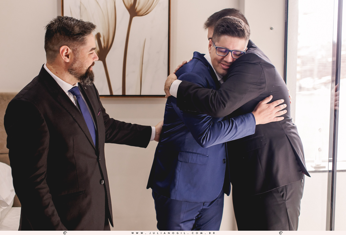 making of casamento Emanuelle e Felipe fotógrafo Juliano Gil igreja são josafat festa clube XVII madrinhas padrinhos noiva noivo prudentópolis paraná francisco beltrão rito ucraniano korovai recepção salão vip  brinde wedding bride decoração