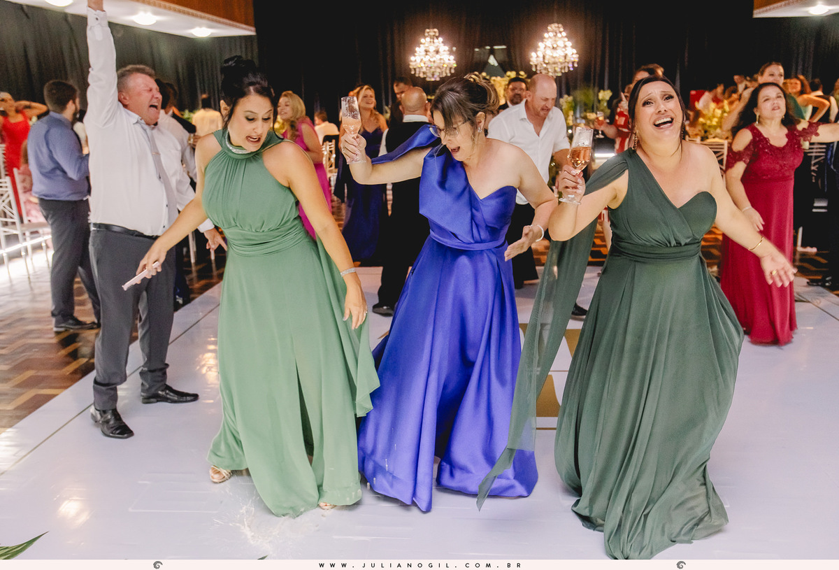 casamento Emanuelle e Felipe fotógrafo Juliano Gil igreja são josafat festa clube XVII madrinhas padrinhos noiva noivo prudentópolis paraná francisco beltrão rito ucraniano korovai recepção salão vip  brinde wedding bride decoração