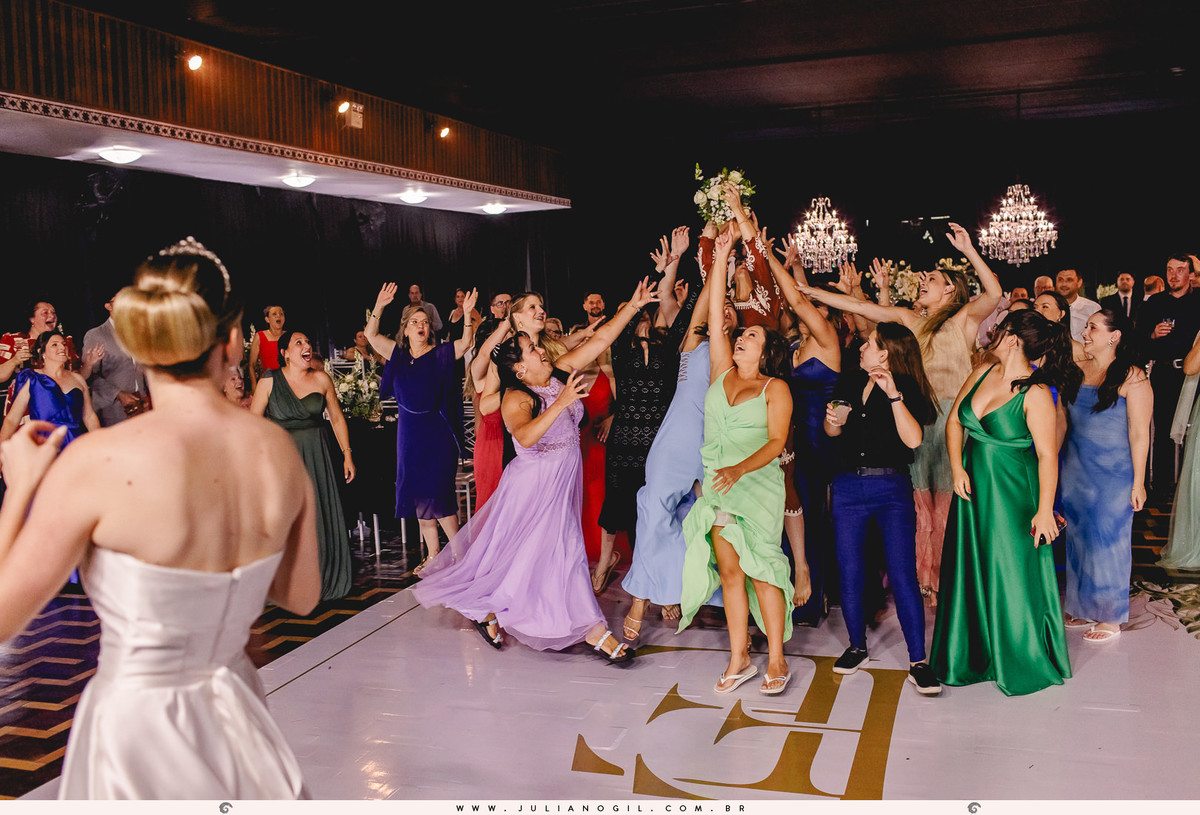 casamento Emanuelle e Felipe fotógrafo Juliano Gil igreja são josafat festa clube XVII madrinhas padrinhos noiva noivo prudentópolis paraná francisco beltrão rito ucraniano korovai recepção salão vip  brinde wedding bride decoração
