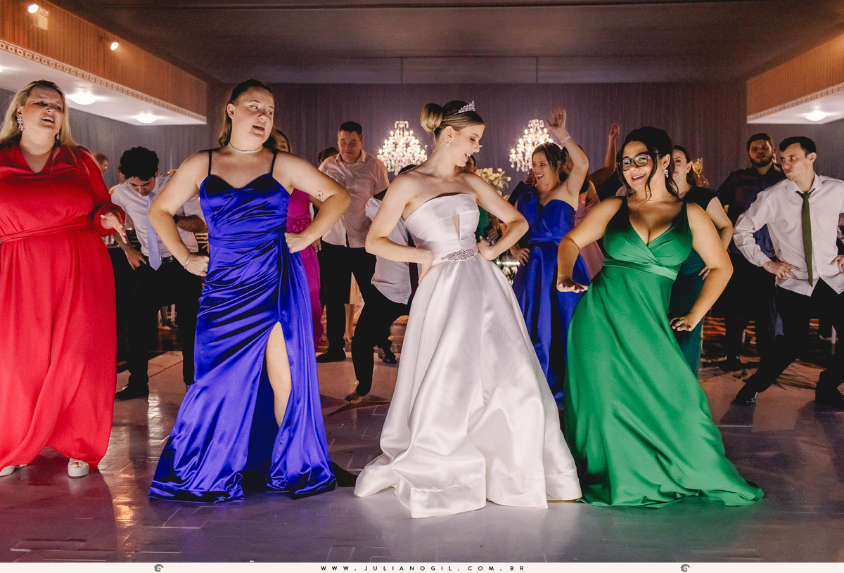 casamento Emanuelle e Felipe fotógrafo Juliano Gil igreja são josafat festa clube XVII madrinhas padrinhos noiva noivo prudentópolis paraná francisco beltrão rito ucraniano korovai recepção salão vip  brinde wedding bride decoração