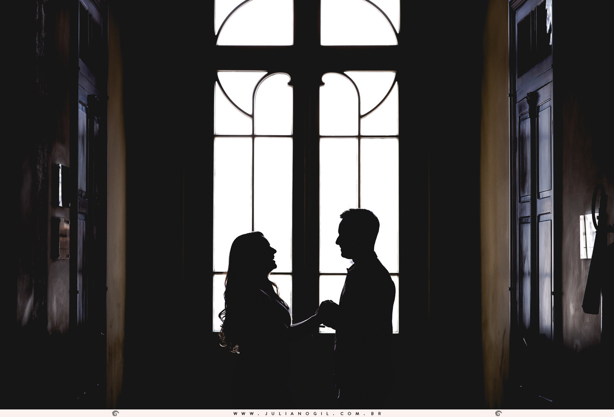 pre casamento fotografo juliano gil noiva Luiza noivo Luís Felipe curitiba paraná paço da liberdade vestido branco ornamento ensaio externo chuva parque tingui noivado irati prudentópolis ponta grossa ivaí