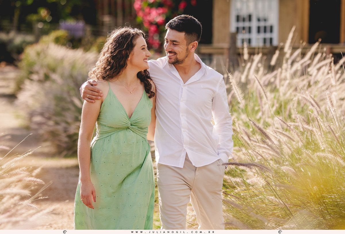 pre casamento fotografo juliano gil noiva Hanny noivo Andrei curitiba paraná palmeira colônia witmarsum ornamento ensaio externo noivado irati mallet rio azul ponta grossa união da vitória celeiro lavanda manjericão pôr do sol lavandário vale dos sonhos