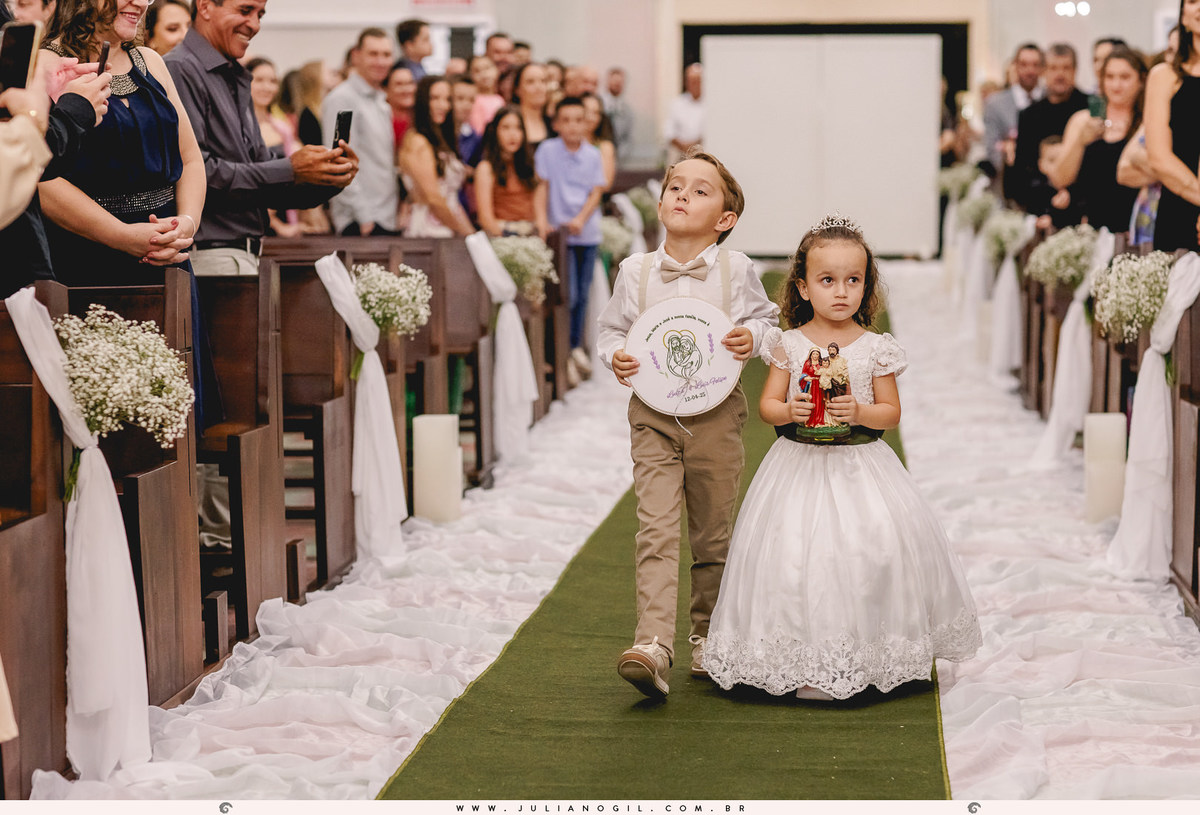 casamento Luiza Gaspar e Luís Felipe Carraro fotógrafo Juliano Gil igreja perpétuo socorro irati paraná ivaí ponta grossa curitiba barbearia 21 de maio salão da renata maquiadora vanessa novinski família bride noiva noivo canto verde cerimonial 