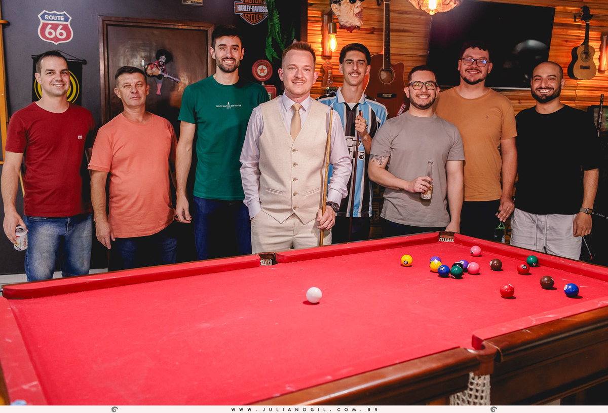 casamento Luiza Gaspar e Luís Felipe Carraro fotógrafo Juliano Gil igreja perpétuo socorro irati paraná ivaí ponta grossa curitiba barbearia 21 de maio salão da renata maquiadora vanessa novinski família bride noiva noivo canto verde cerimonial making of