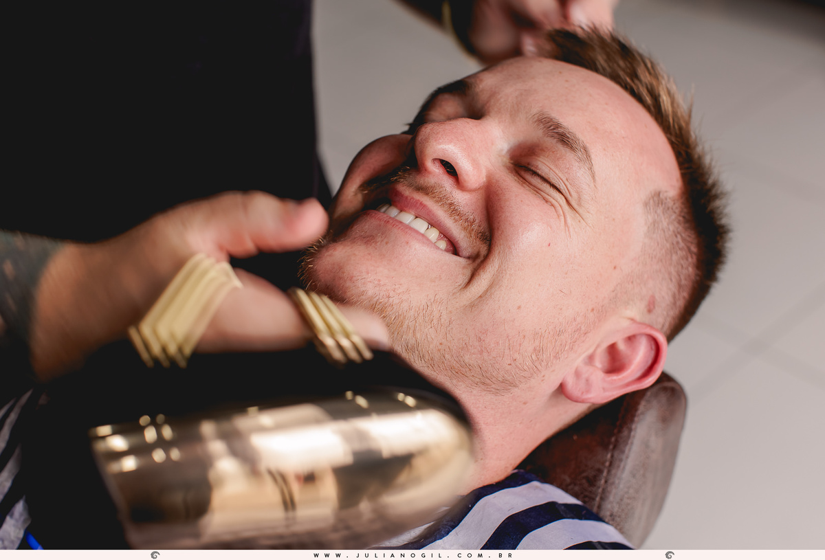 casamento Luiza Gaspar e Luís Felipe Carraro fotógrafo Juliano Gil igreja perpétuo socorro irati paraná ivaí ponta grossa curitiba barbearia 21 de maio salão da renata maquiadora vanessa novinski família bride noiva noivo canto verde cerimonial making of