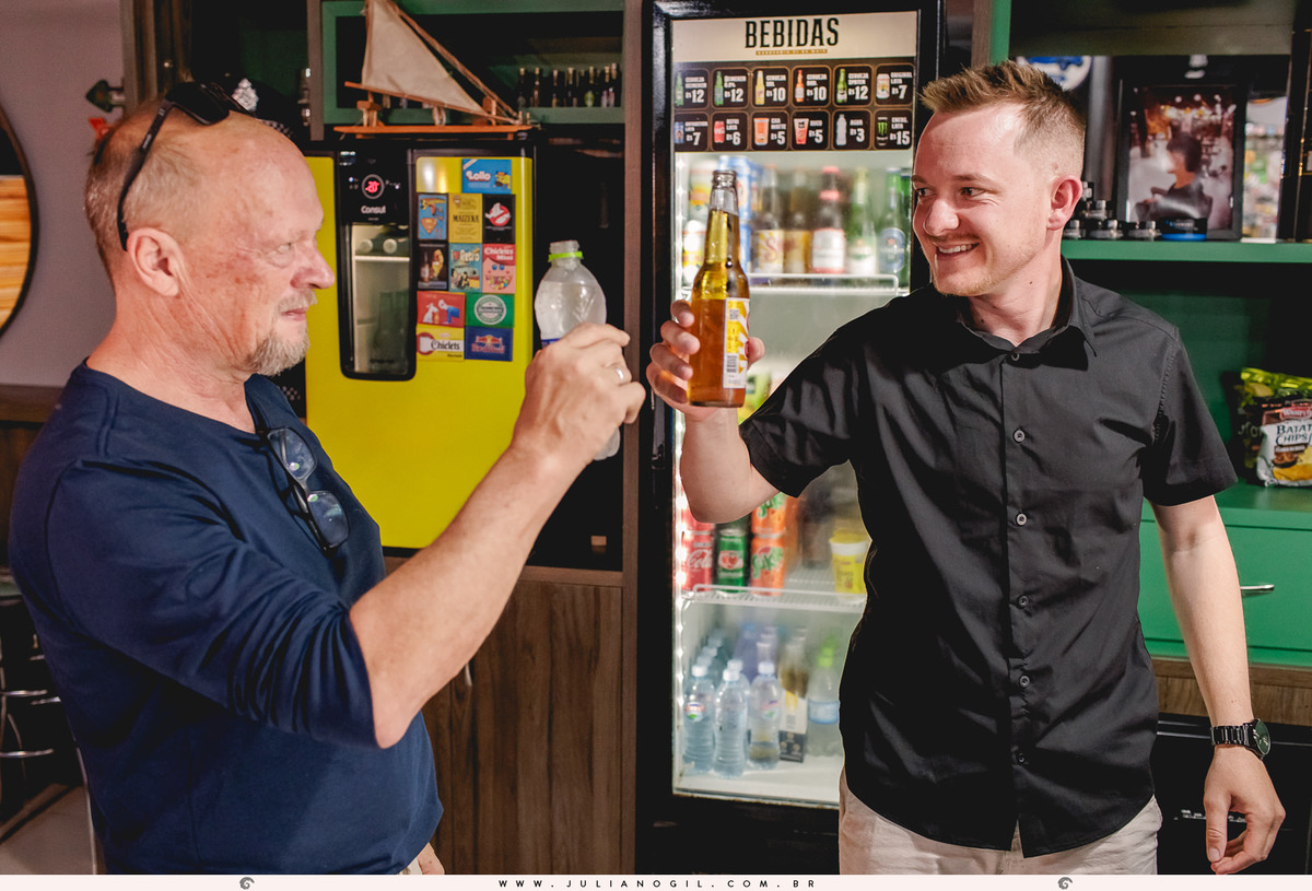 casamento Luiza Gaspar e Luís Felipe Carraro fotógrafo Juliano Gil igreja perpétuo socorro irati paraná ivaí ponta grossa curitiba barbearia 21 de maio salão da renata maquiadora vanessa novinski família bride noiva noivo canto verde cerimonial making of