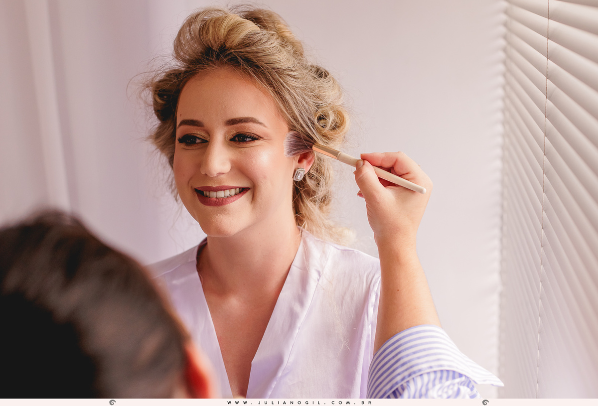 casamento Luiza Gaspar e Luís Felipe Carraro fotógrafo Juliano Gil igreja perpétuo socorro irati paraná ivaí ponta grossa curitiba barbearia 21 de maio salão da renata maquiadora vanessa novinski família bride noiva noivo canto verde cerimonial making of